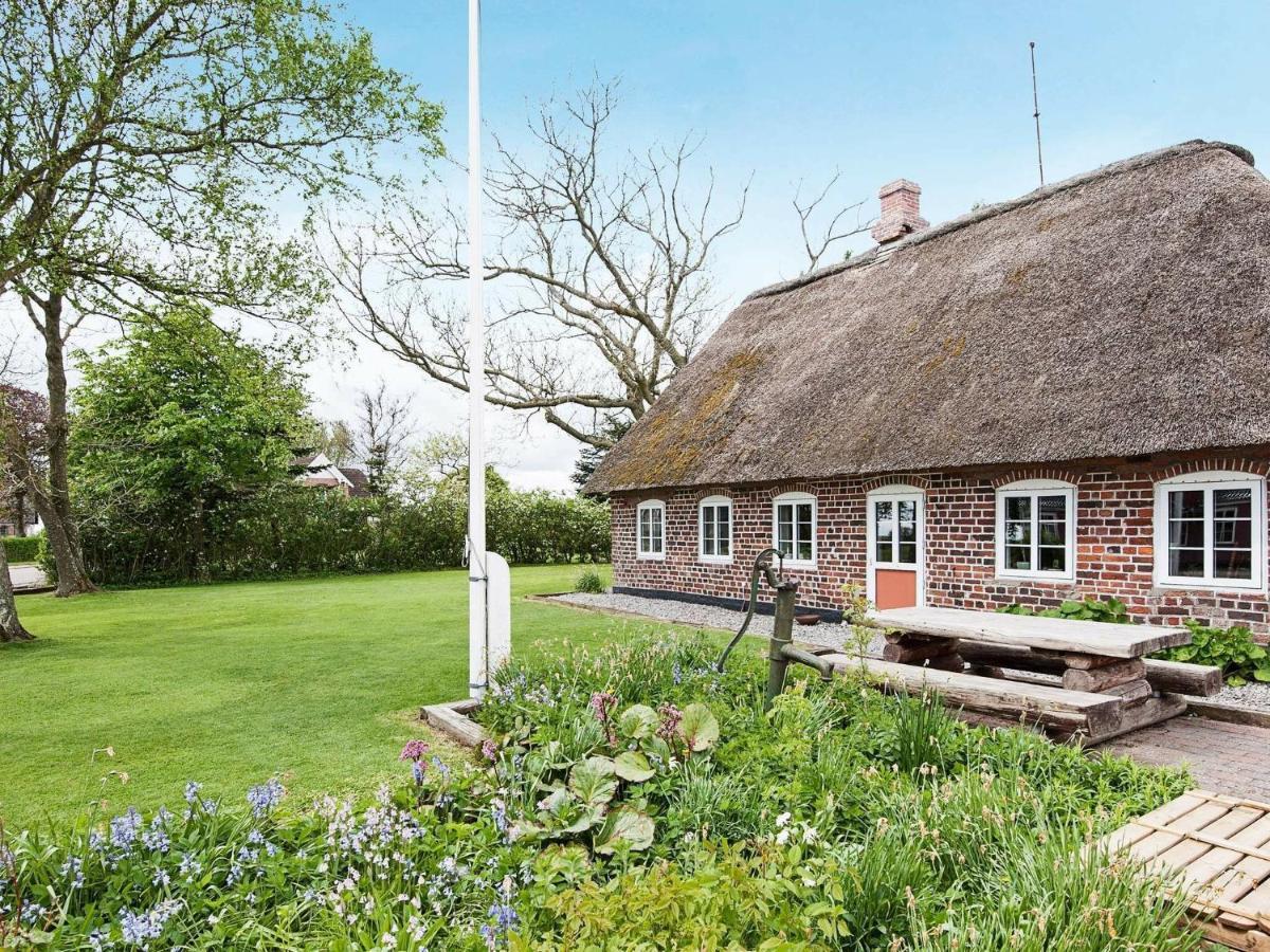 4 Person Holiday Home In Bredebro Ballum Exteriör bild